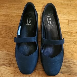 TOMS Women's Classic Black Flats